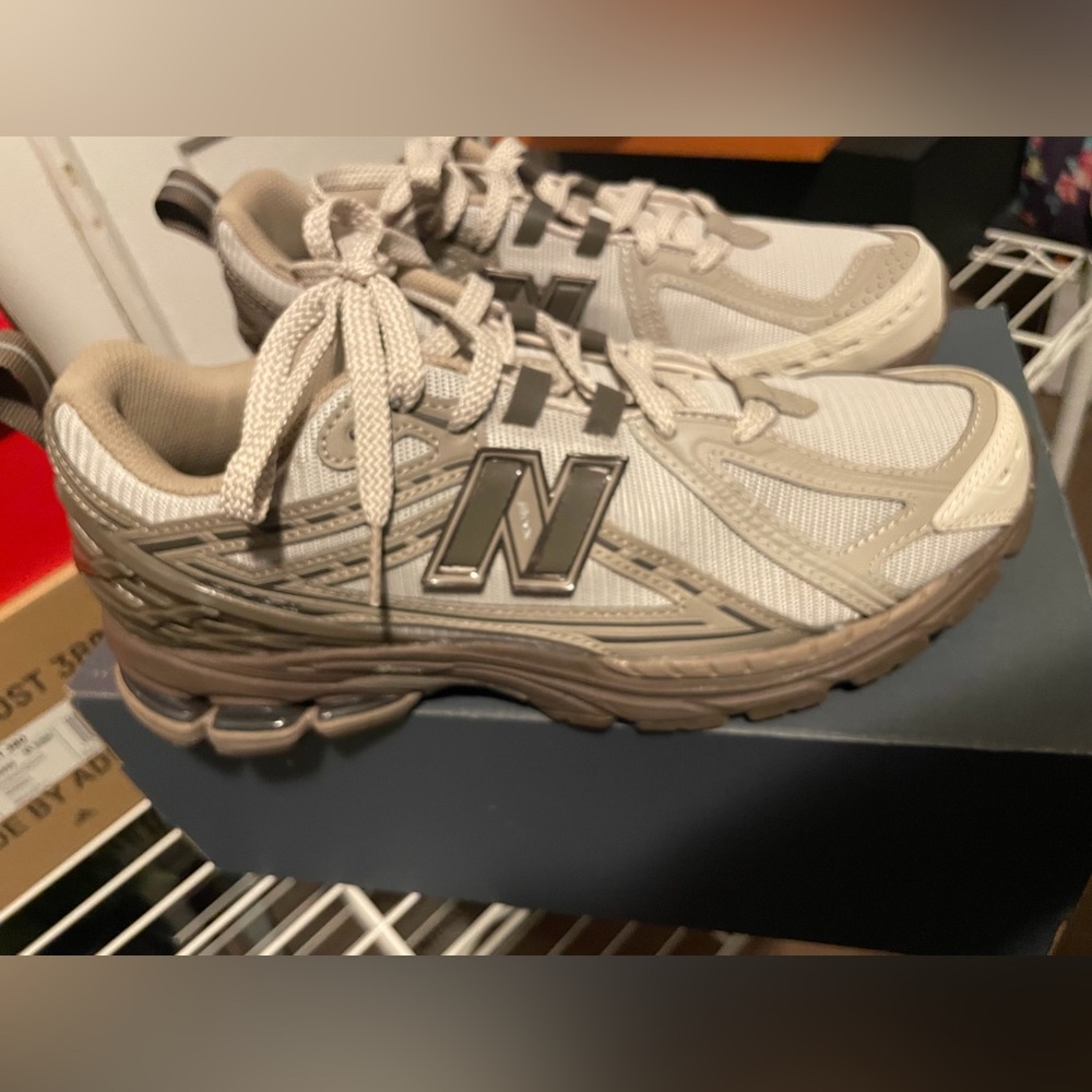 New Balance 1906R